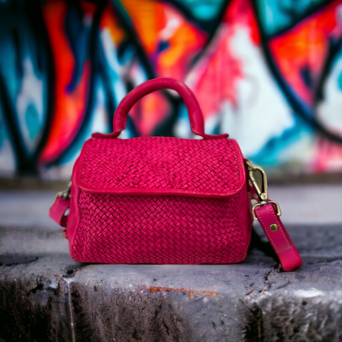 Shop Pink for a Cause! Bolsa Nova Handbags